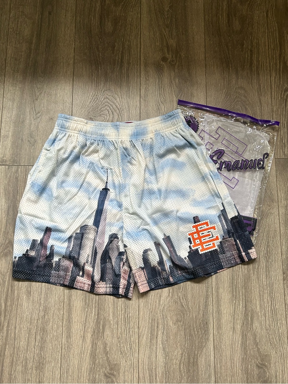 Size small | Eric Emanuel NY Skyline shorts